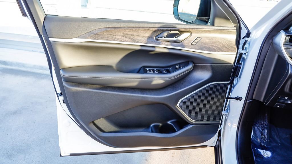 New 2026 Jeep Grand Cherokee Limited image 24