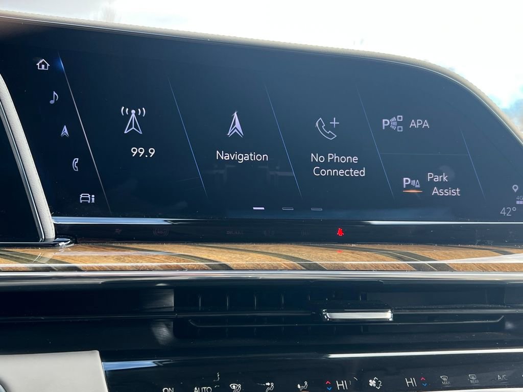 Used 2022 Cadillac Escalade Premium Luxury Platinum image 32