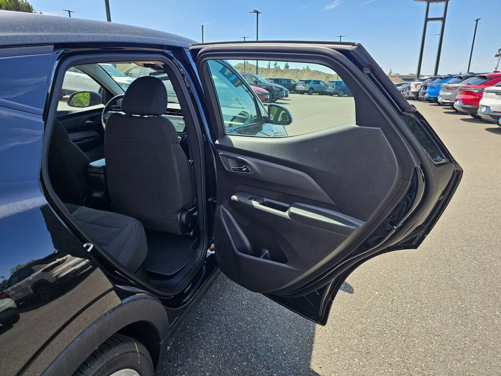 New 2027 Chevrolet Bolt LT w/ Comfort Package FWD image 24