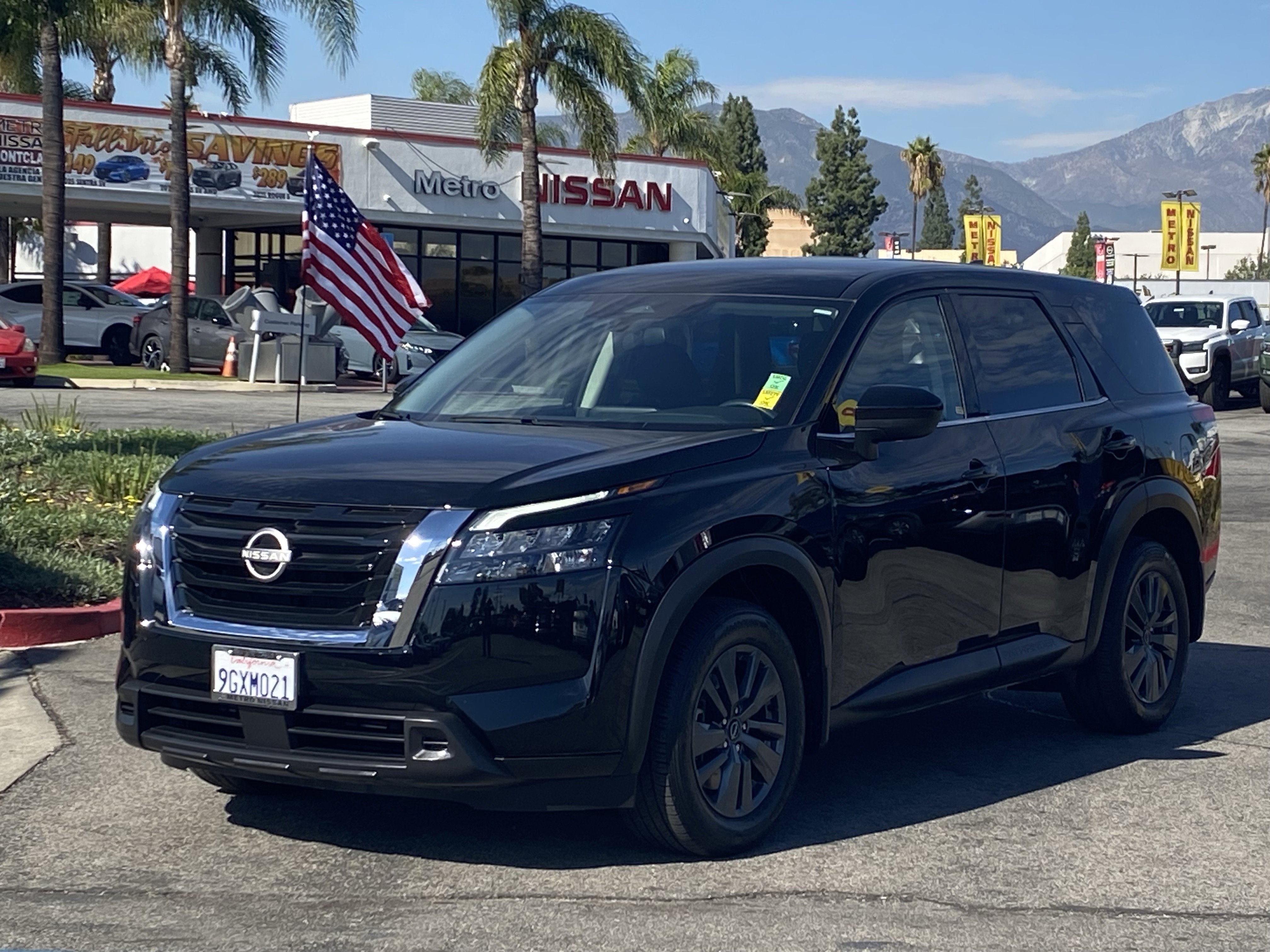 Used 2023 Nissan Pathfinder S image 7