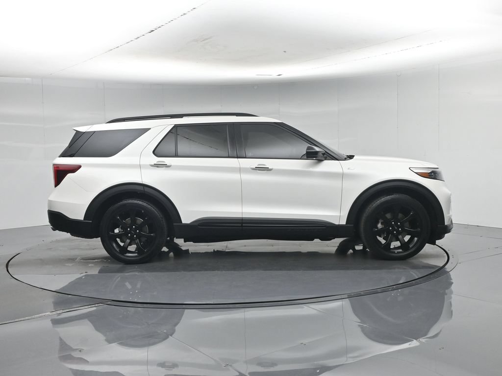 Certified 2024 Ford Explorer ST-Line w/ Class IV Trailer Tow Package RWD image 34