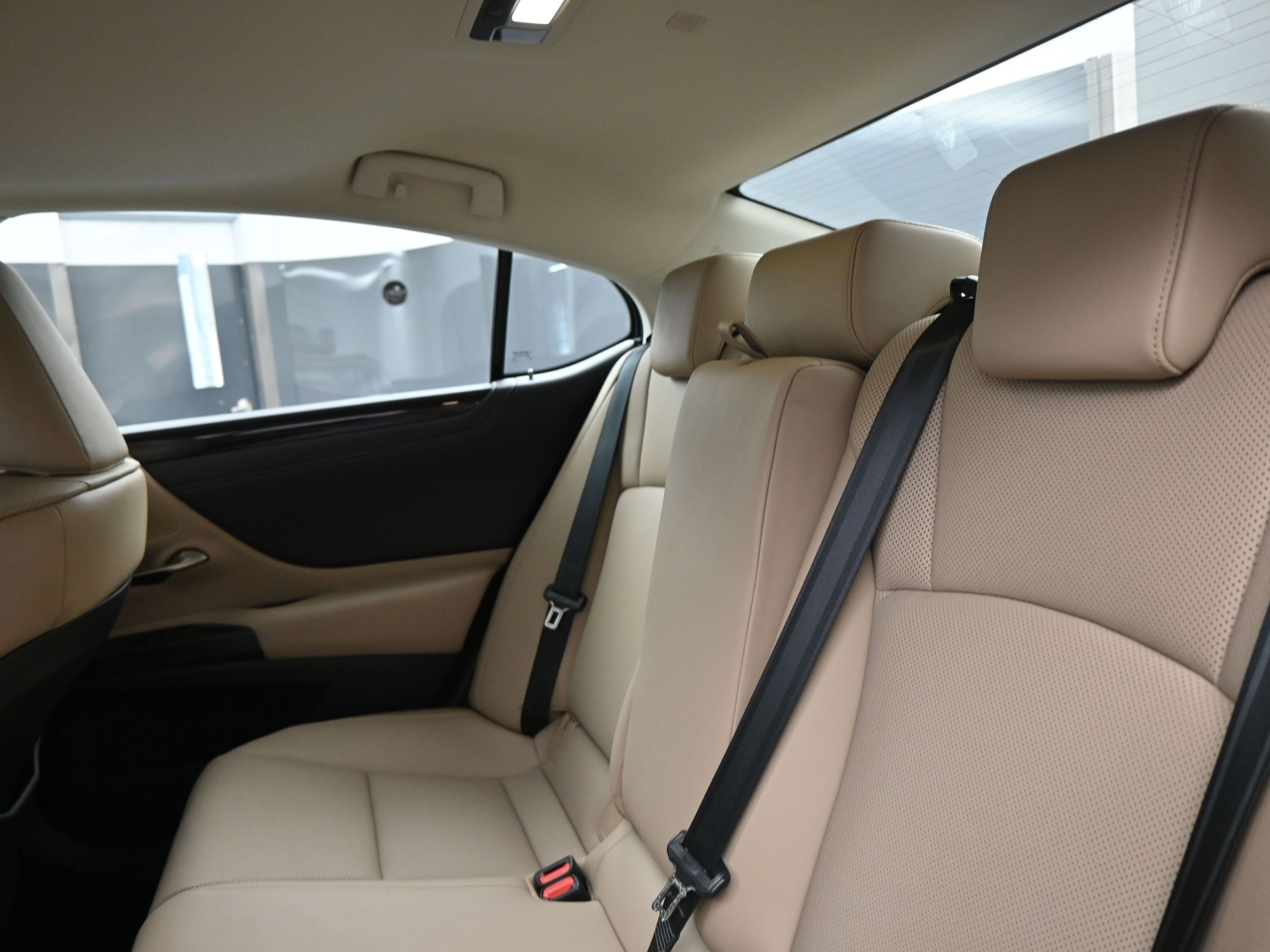 Used 2019 Lexus ES 350 image 18