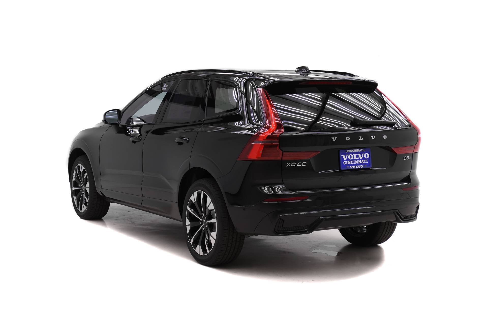 New 2026 Volvo XC60 B5 Plus w/ Protection Package Premier image 4