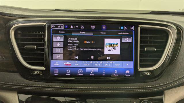 Used 2023 Chrysler Pacifica Limited FWD image 33