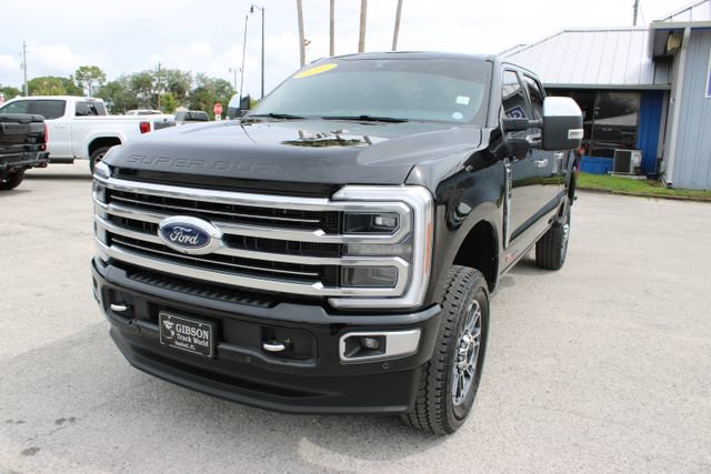 Used 2025 Ford F250 Platinum w/ Platinum Plus Package AWD/4WD image 3