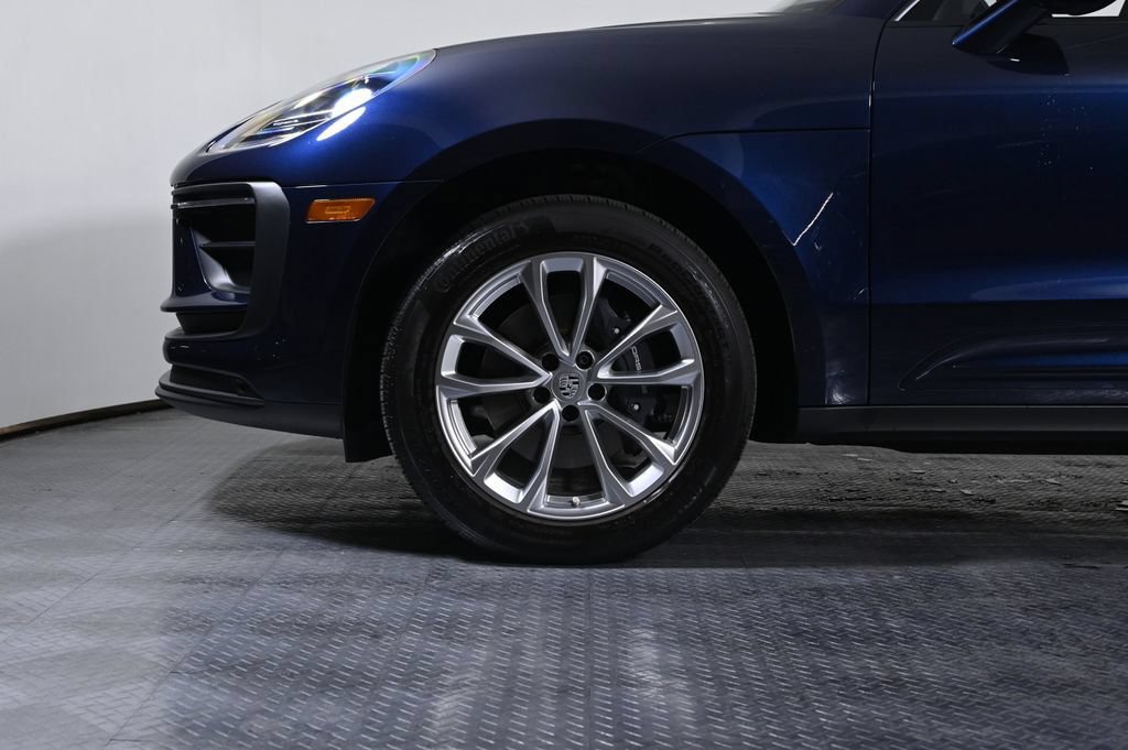Used 2023 Porsche Macan AWD/4WD image 27