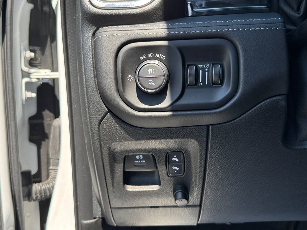 Used 2022 RAM 1500 Limited AWD/4WD image 31