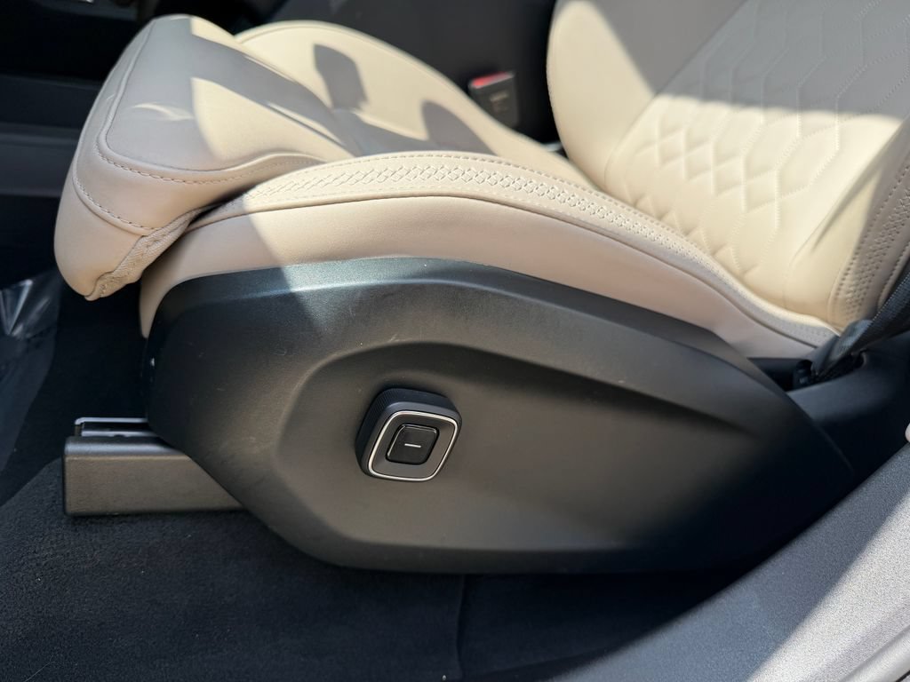 Certified 2025 Volvo EX90 Plus AWD/4WD image 12