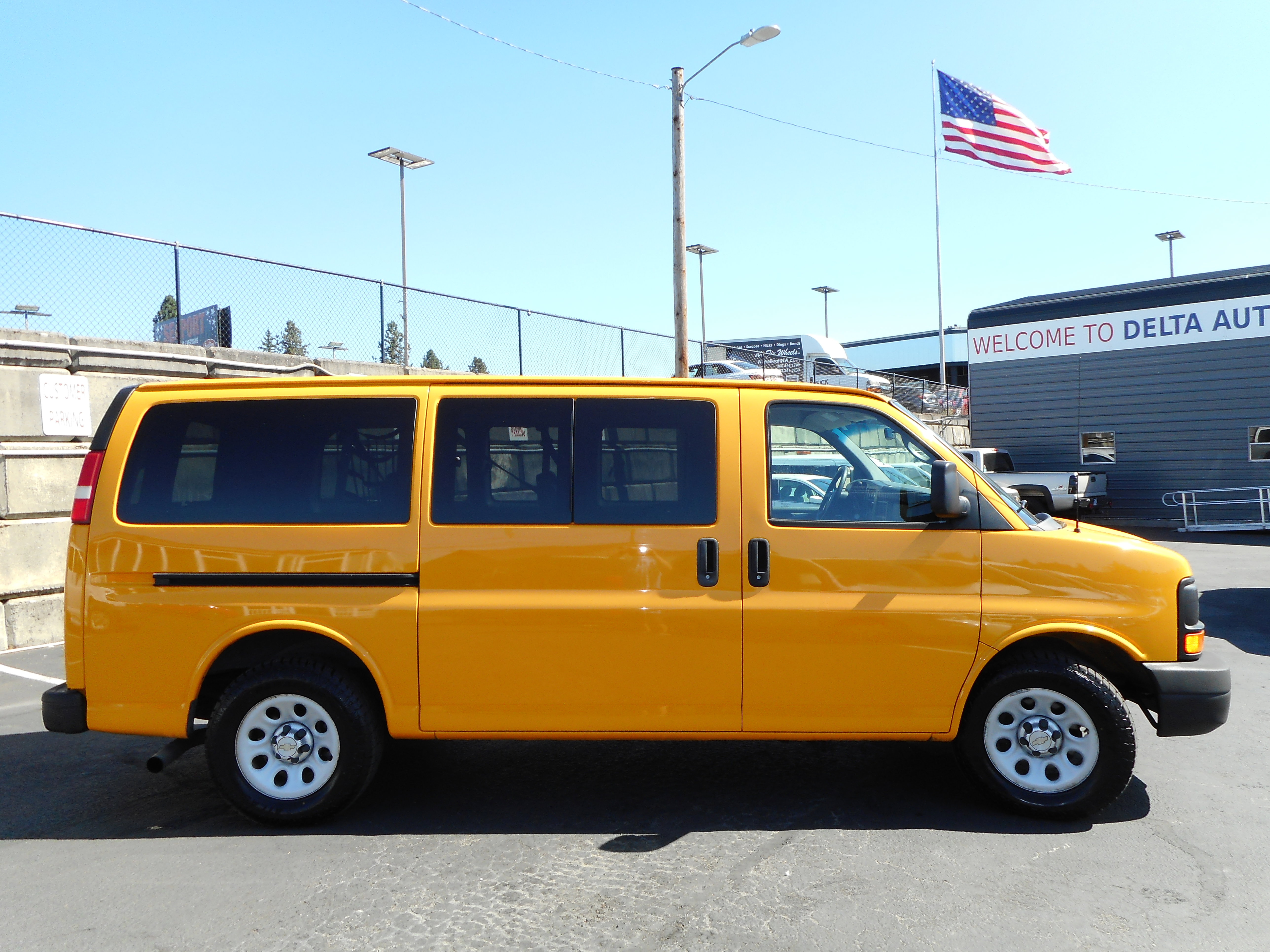 Used 2010 Chevrolet Express 1500 LS image 6