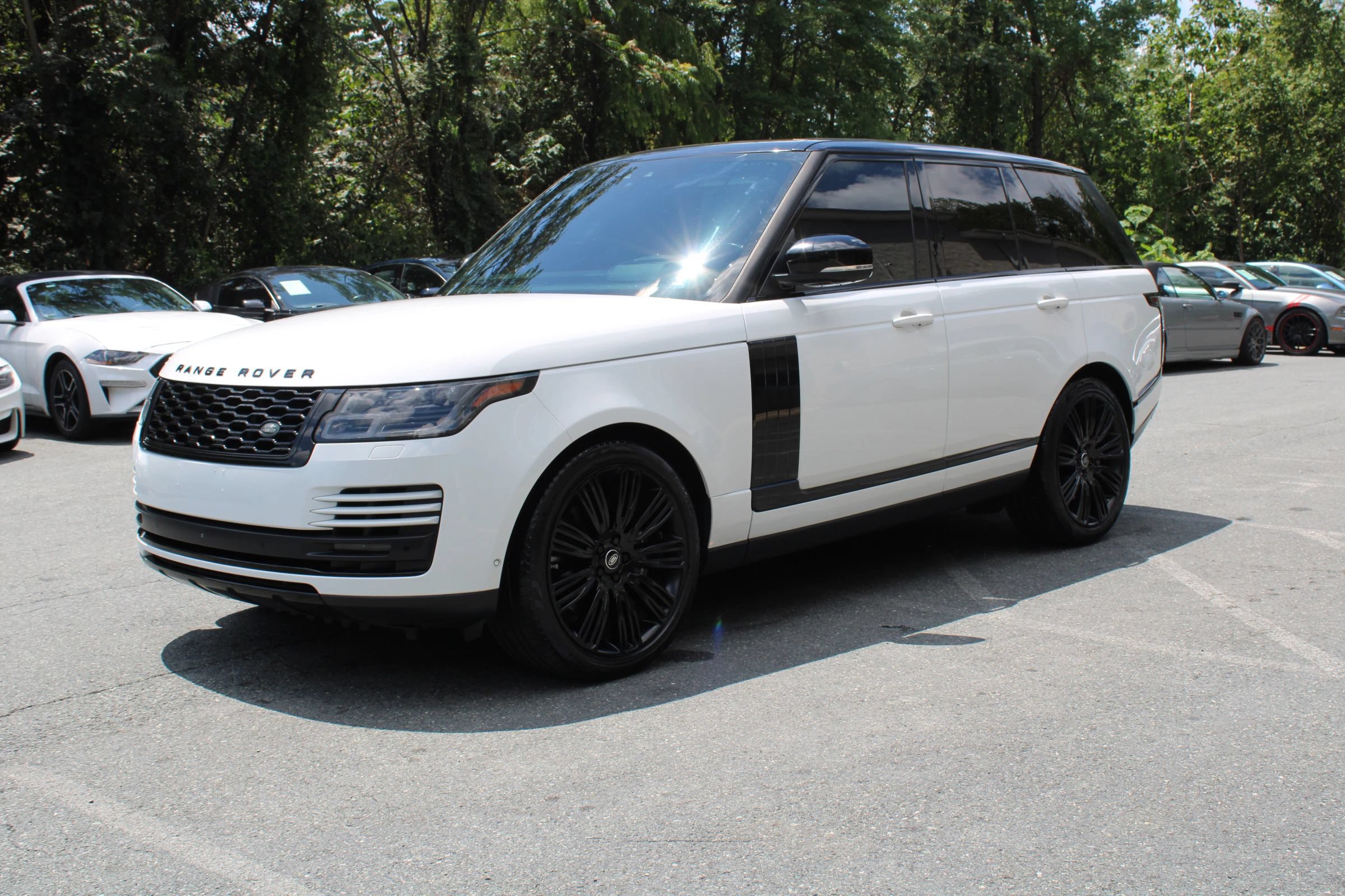 Used 2019 Land Rover Range Rover Supercharged AWD/4WD image 4