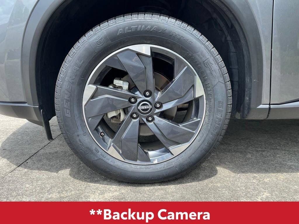 Used 2025 Nissan Rogue SV FWD image 4