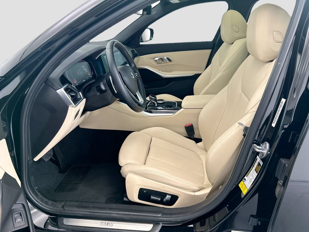 Used 2020 BMW 330i Sedan w/ Driving Assistance Package RWD image 18