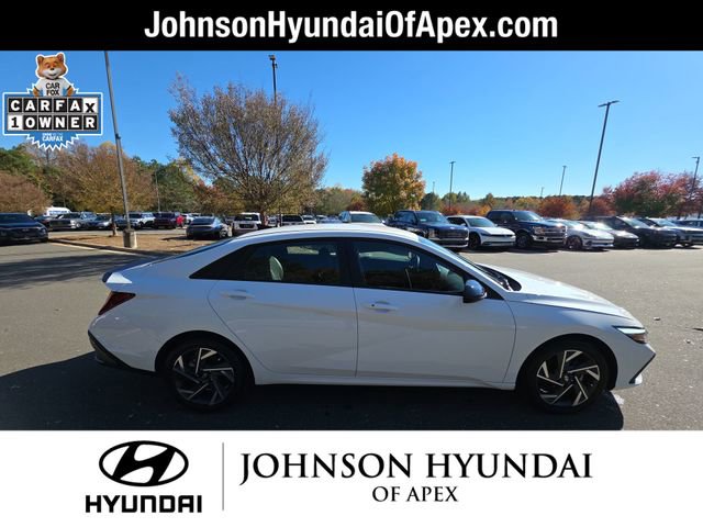 Used 2025 Hyundai Elantra Sport image 14