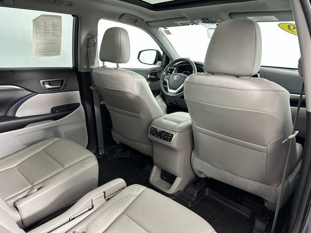 Used 2019 Toyota Highlander Limited Platinum AWD/4WD image 28