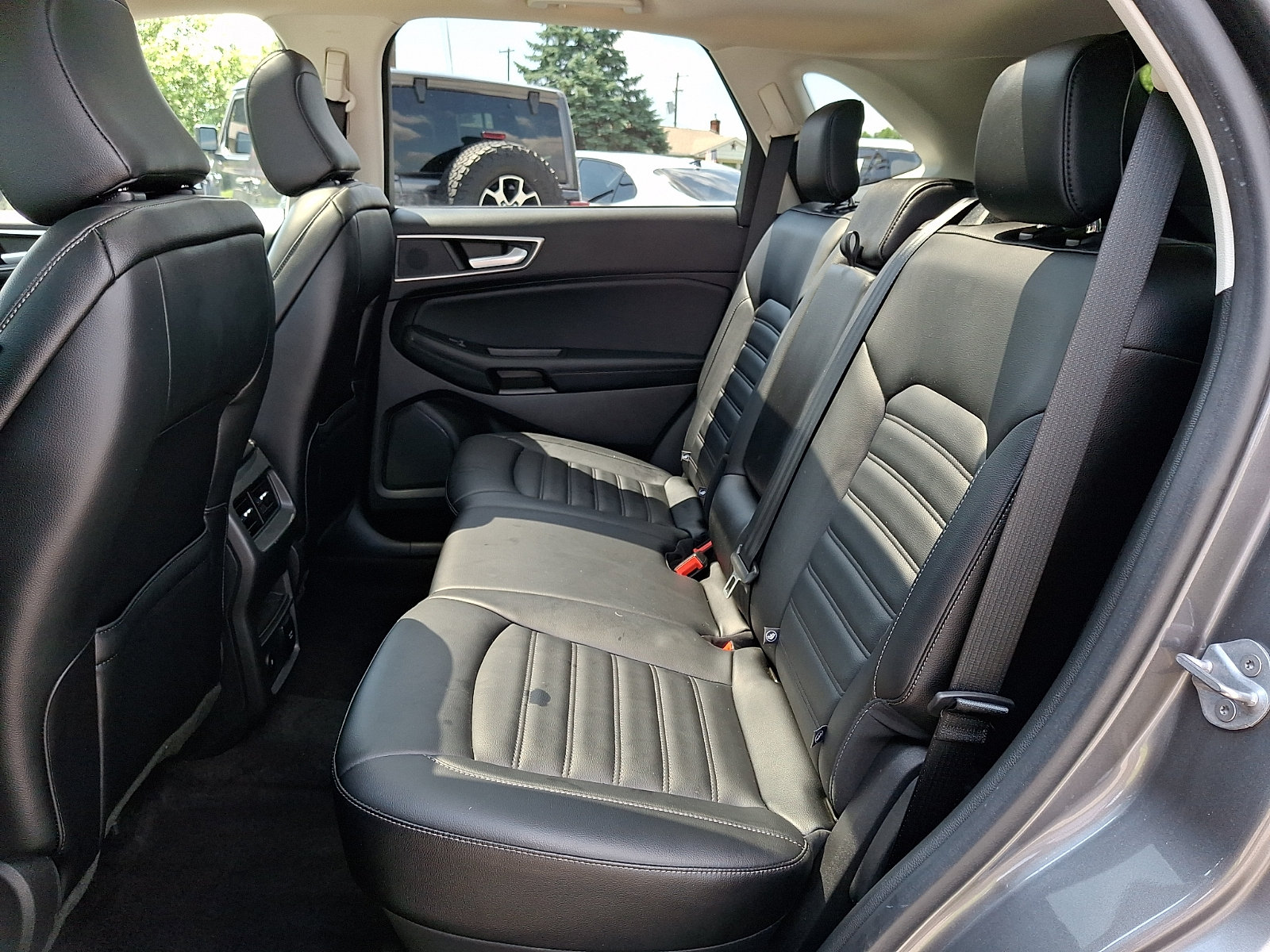 Used 2022 Ford Edge SEL w/ Convenience Package AWD/4WD image 10