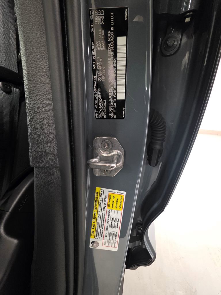 Used 2022 Volvo XC40 T5 R-Design w/ Advanced Package image 22