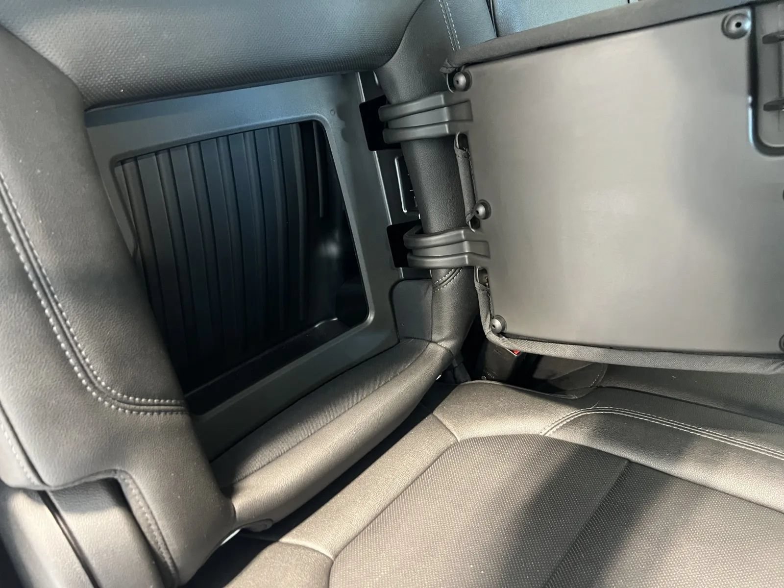 Used 2021 Chevrolet Silverado 1500 LTZ AWD/4WD image 30