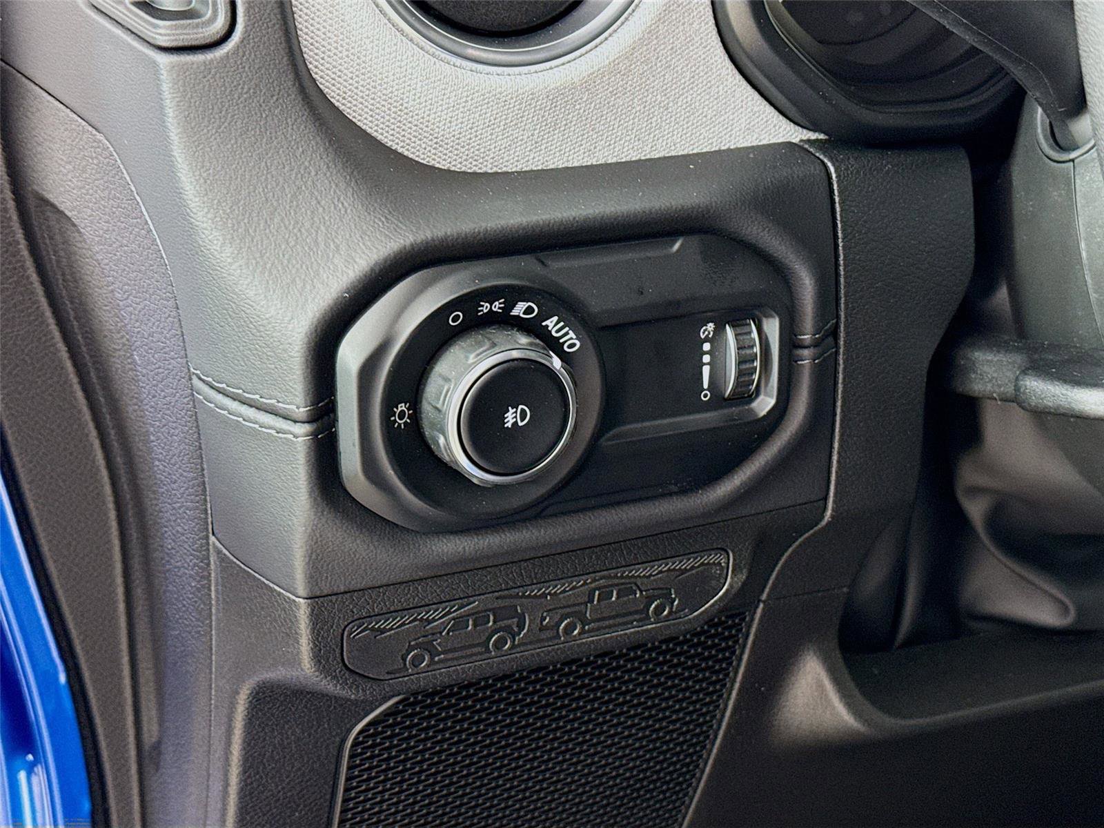 New 2025 Jeep Wrangler Sahara w/ Technology Group image 10