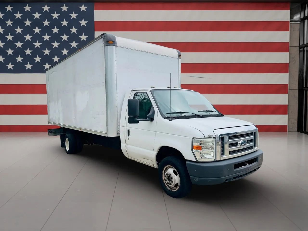 Used 2011 Ford E-450 and Econoline 450 Super Duty RWD image 3