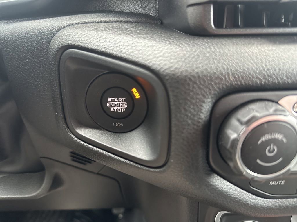 Used 2025 Jeep Wrangler Sport S image 35