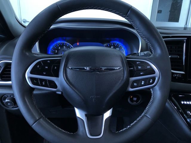 Used 2025 Chrysler Pacifica Select FWD image 25