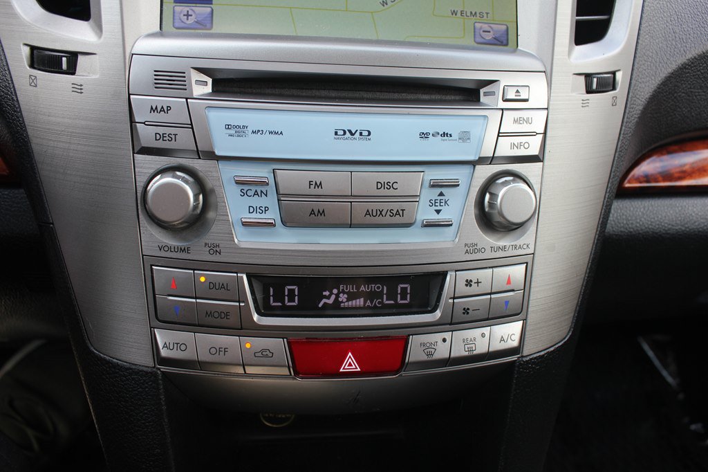 Used 2011 Subaru Outback 2.5i Limited AWD/4WD image 18