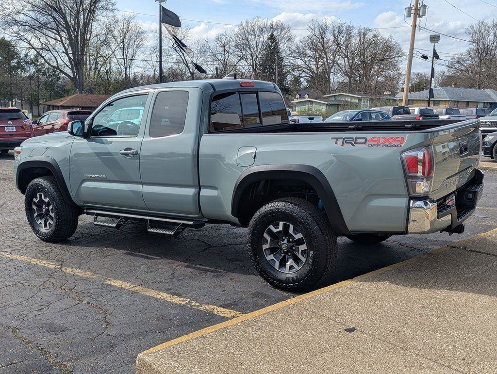 Used 2023 Toyota Tacoma TRD Off-Road w/ TRD Premium Off Road Package image 5