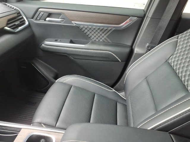 Certified 2024 GMC Acadia Denali w/ LPO, Floor Liner Package AWD/4WD image 17