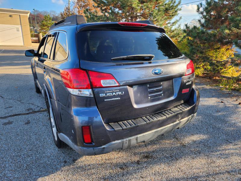 Used 2010 Subaru Outback 2.5i Limited image 32