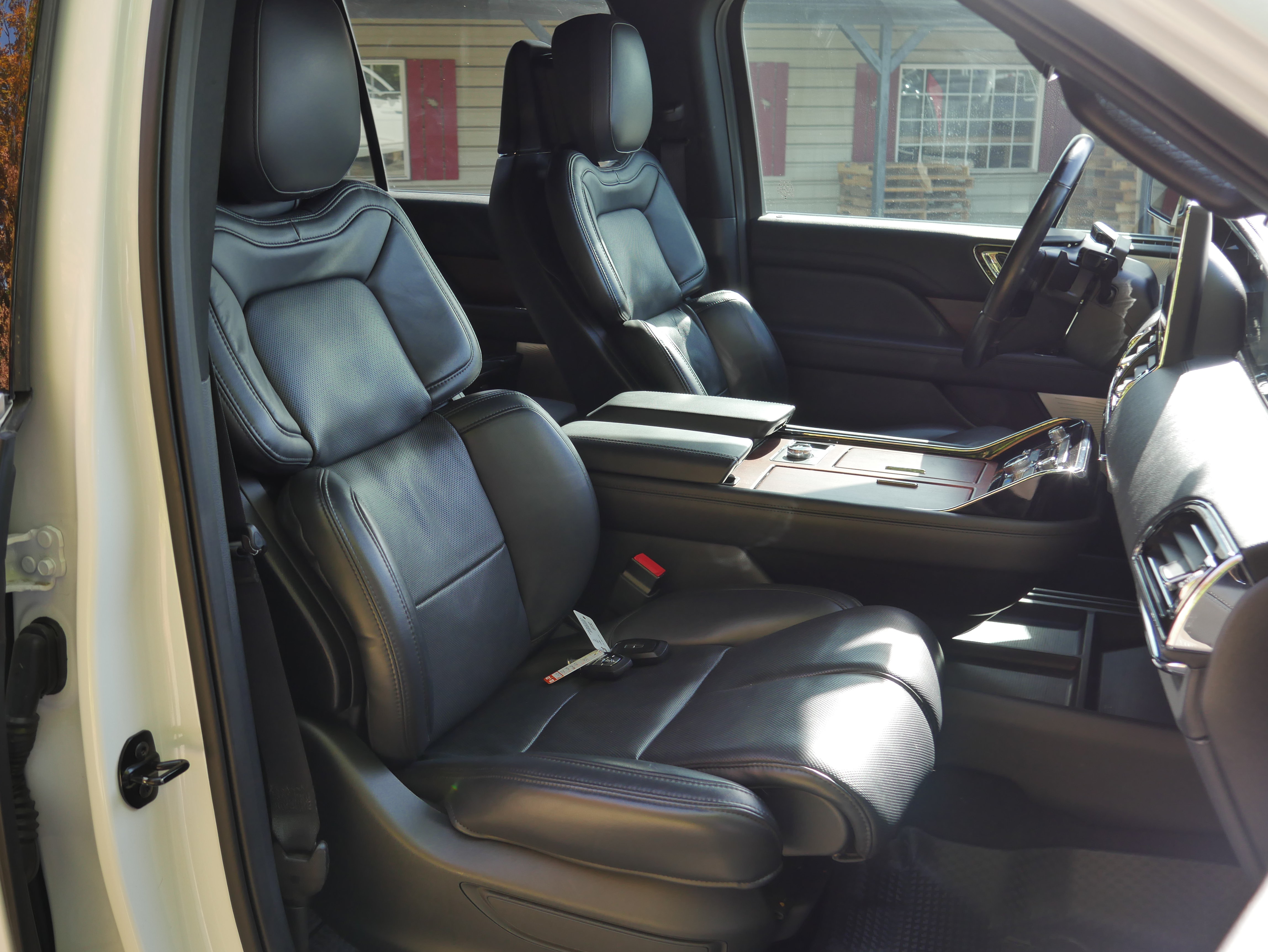 Used 2023 Lincoln Navigator Reserve w/ Equipment Group 201A AWD/4WD image 30