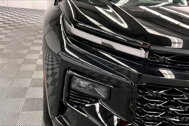 Used 2025 Chevrolet Traverse RS w/ LPO, Floor Liner Package AWD/4WD image 32