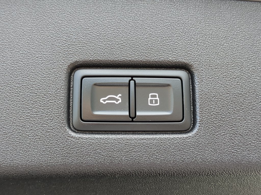 Used 2023 Audi Q4 e-tron Premium Plus w/ Premium Plus RWD image 10