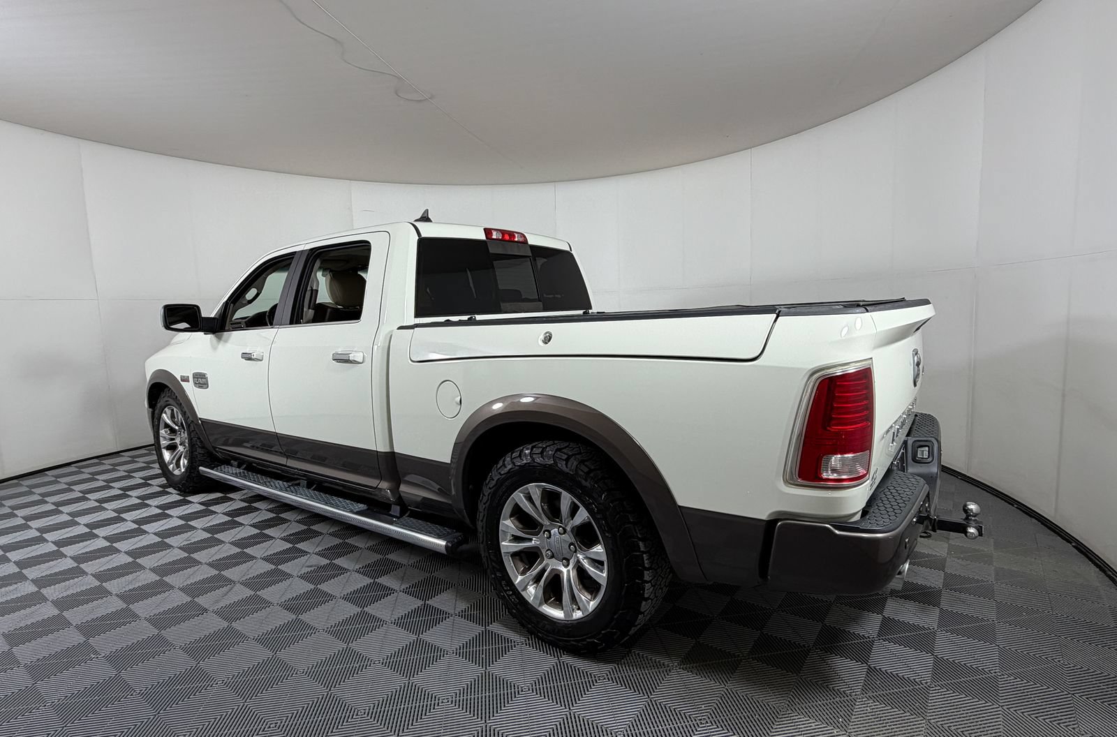 Used 2018 RAM 1500 Laramie Longhorn w/ Longhorn Southfork Package AWD/4WD image 3