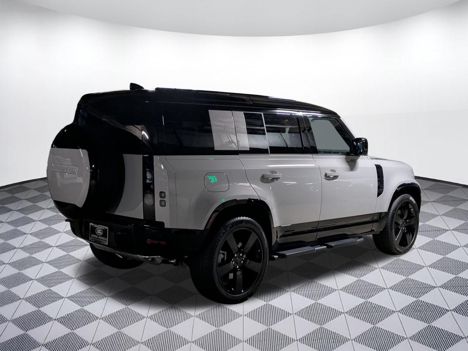 New 2026 Land Rover Defender 110 X-Dynamic SE AWD/4WD image 5