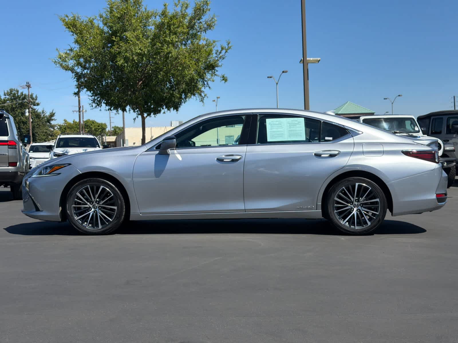 Used 2022 Lexus ES 300h w/ Premium Package FWD image 9