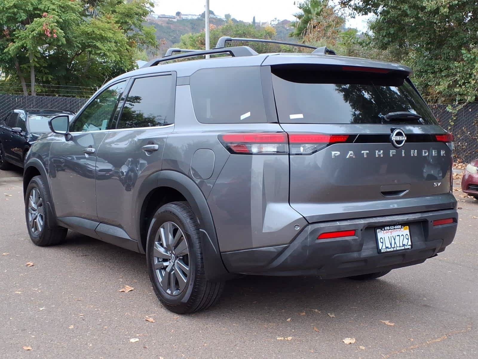 Used 2024 Nissan Pathfinder SV w/ SV Premium Package FWD image 7