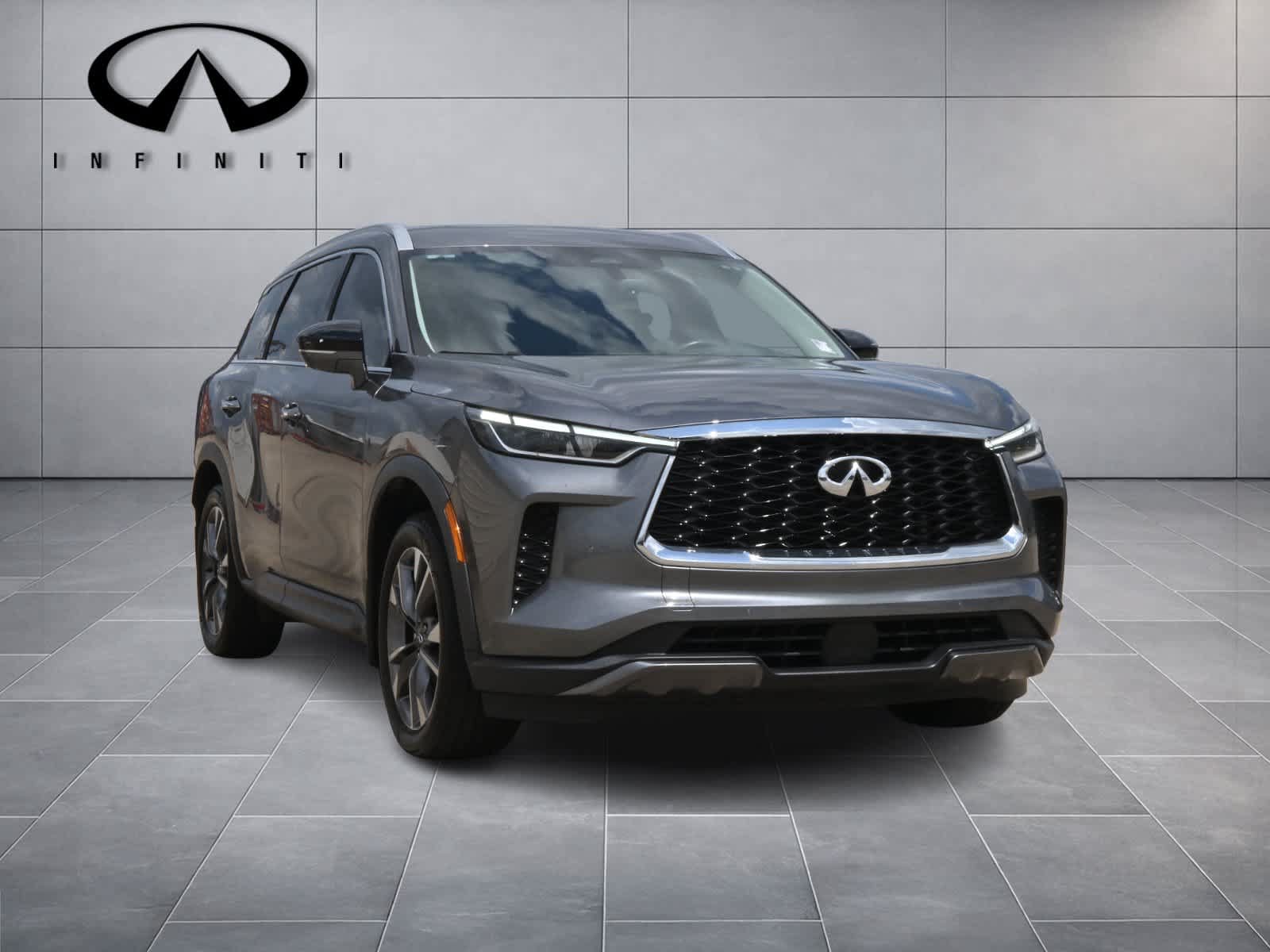 Used 2022 INFINITI QX60 Luxe w/ Cargo Package FWD image 3
