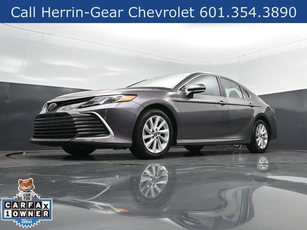 Used 2023 Toyota Camry LE image 39
