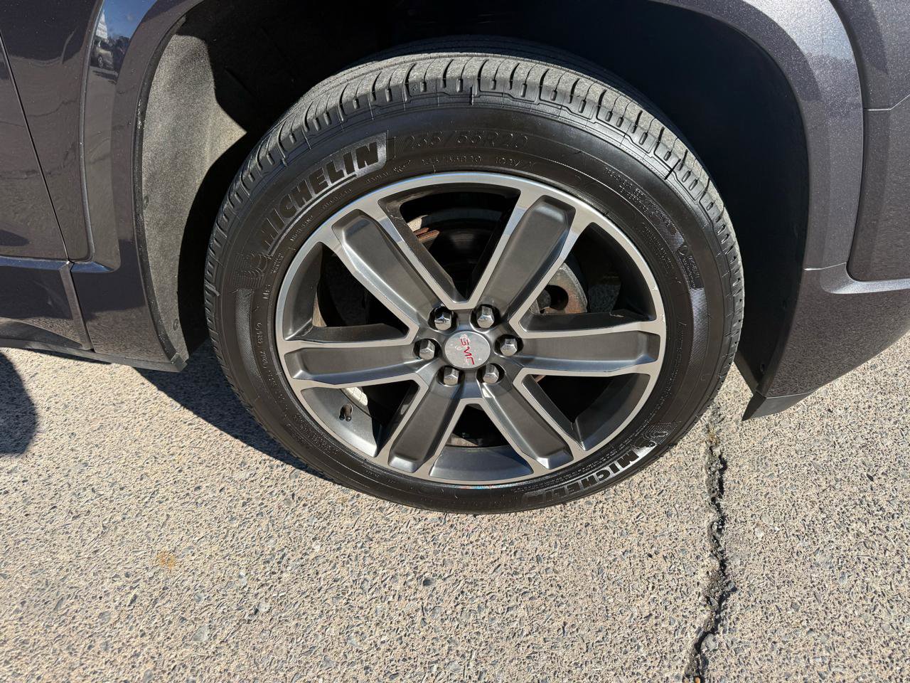 Used 2018 GMC Acadia Denali w/ Technology Package AWD/4WD image 9