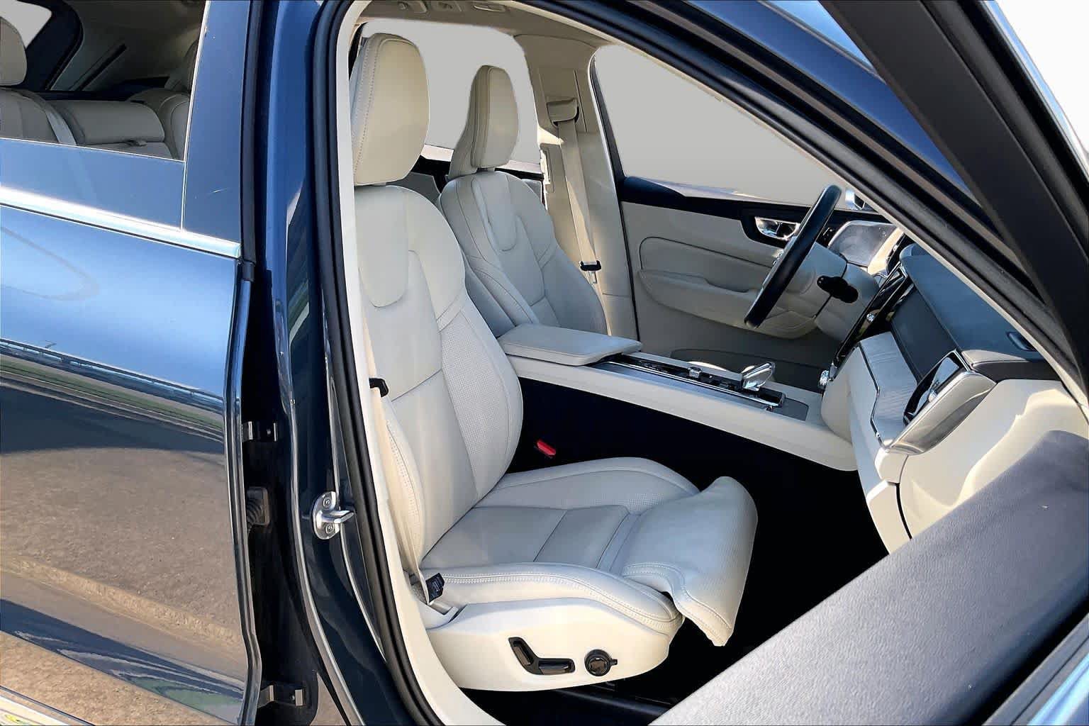 Used 2022 Volvo XC60 B6 Inscription w/ Advanced Package AWD/4WD image 9