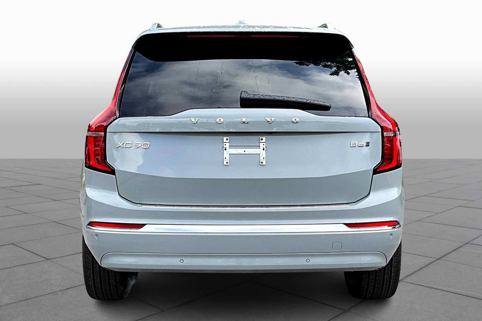 New 2026 Volvo XC90 B6 Plus w/ Protection Package Premier AWD/4WD image 4