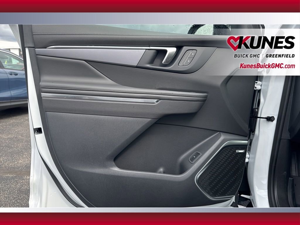 New 2026 Buick Enclave Sport Touring w/ LPO, Floor Liner Package image 36