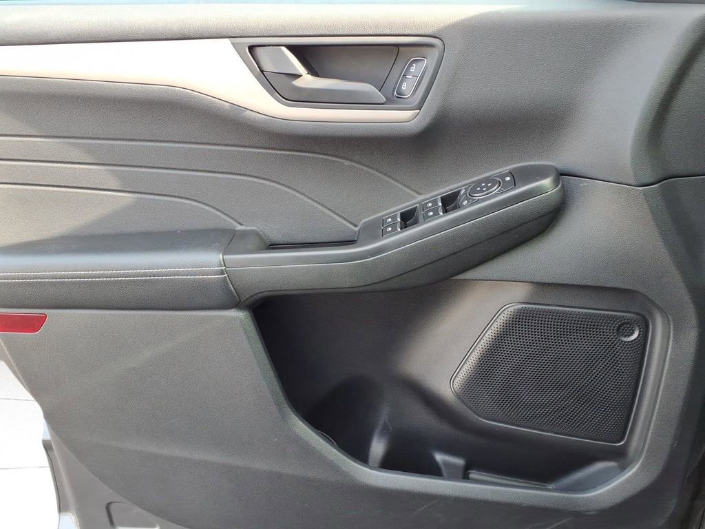 Used 2022 Ford Escape SE w/ Convenience Package image 18