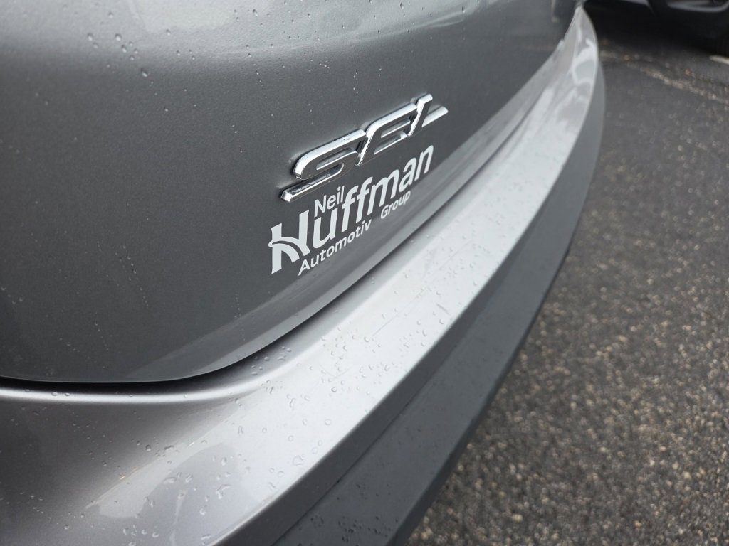 Used 2024 Ford Edge SEL image 9