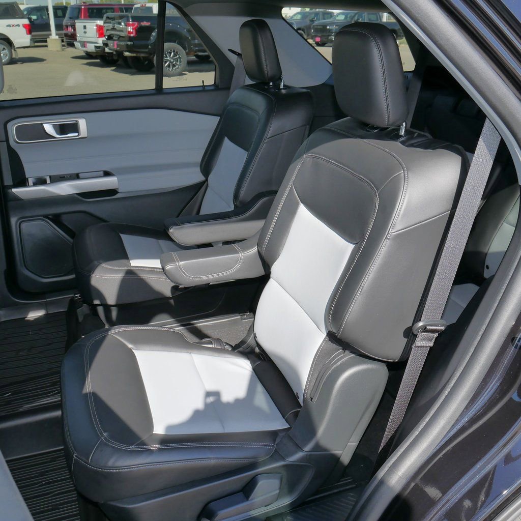 Used 2023 Ford Explorer XLT w/ Equipment Group 202A image 26