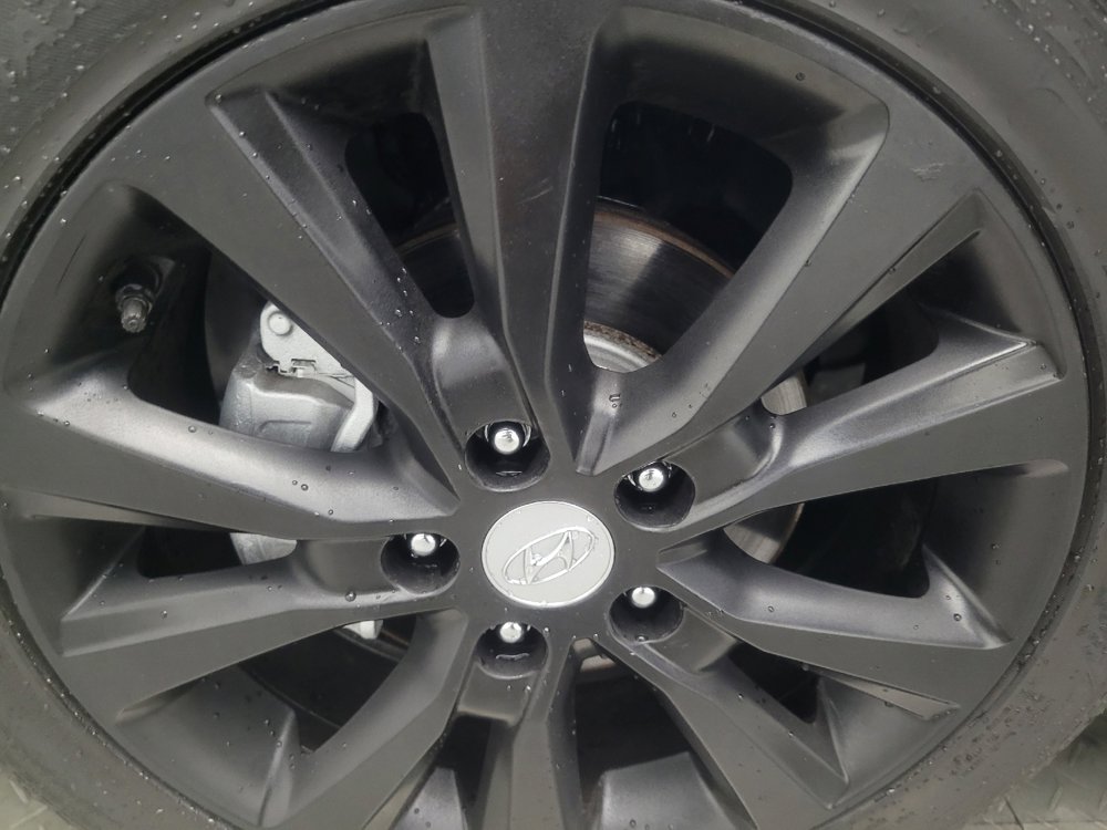 Used 2019 Hyundai Elantra GT FWD image 31