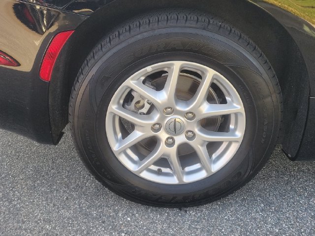 Used 2024 Chrysler Pacifica Touring-L FWD image 5