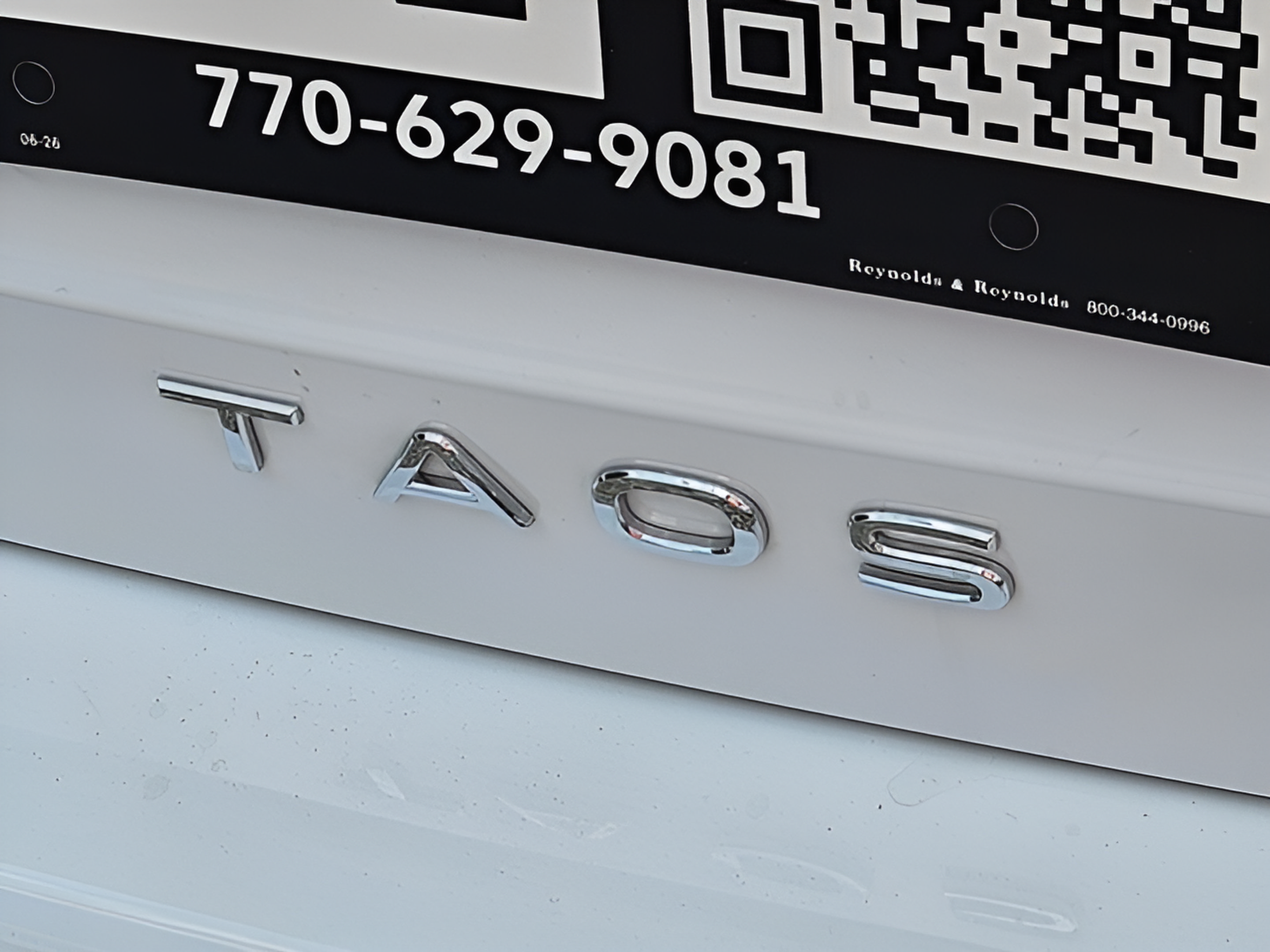 Used 2023 Volkswagen Taos SE w/ Panoramic Sunroof Package FWD image 30