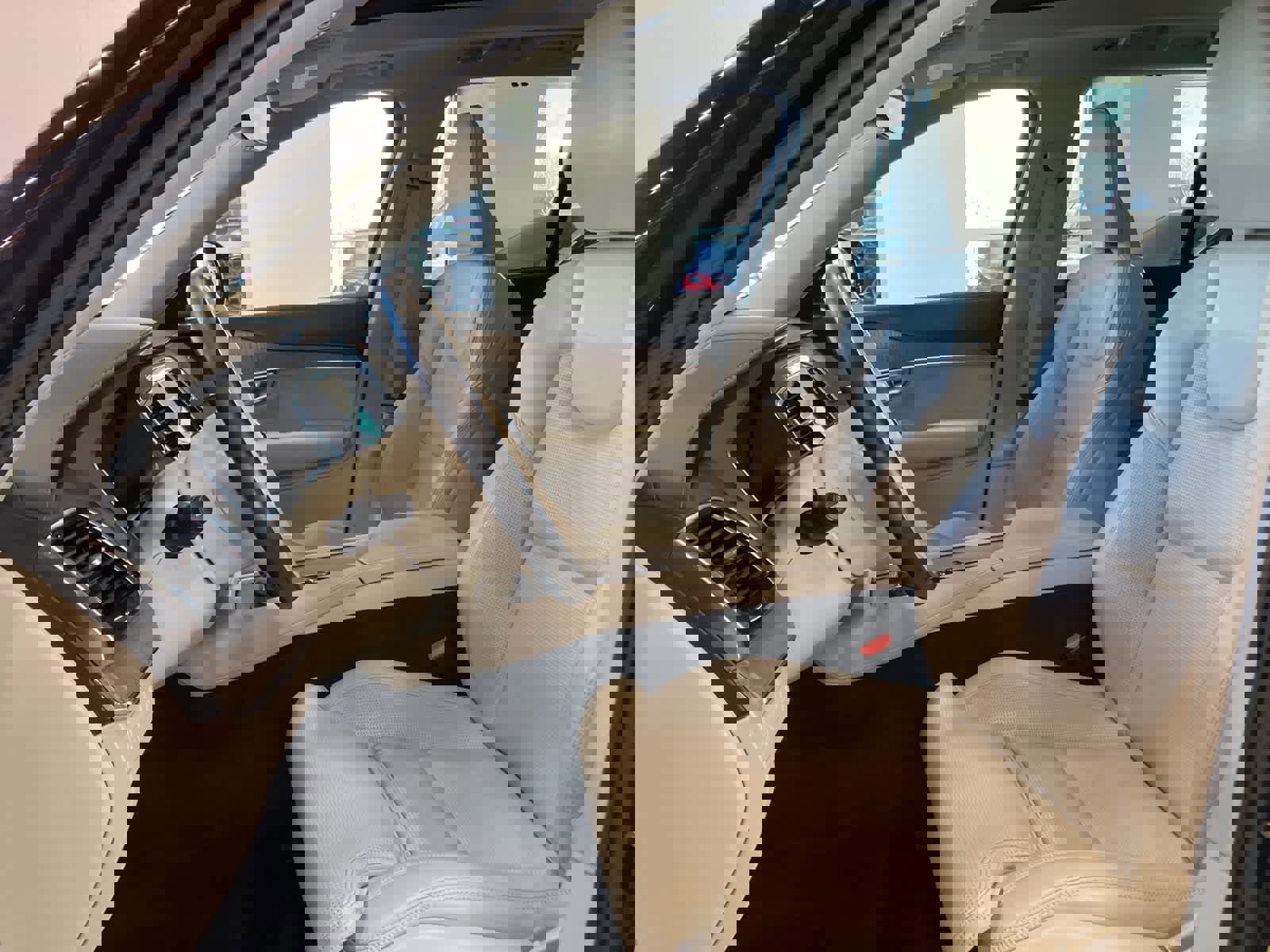 Used 2022 Volvo XC90 T6 Inscription w/ Advanced Package image 11