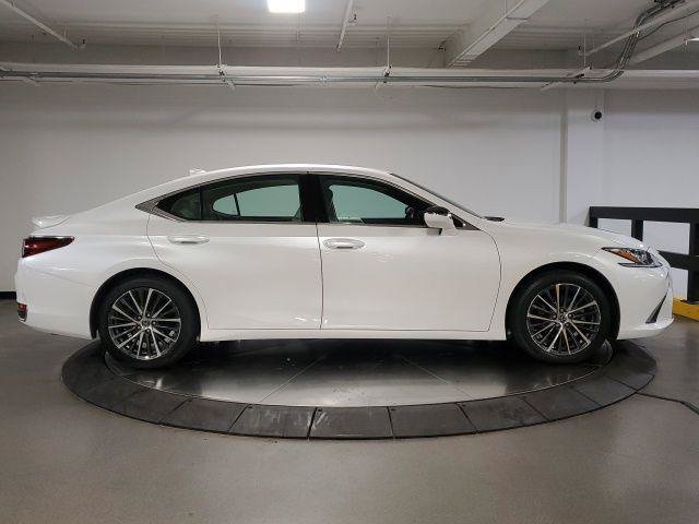 Certified 2023 Lexus ES 250 w/ Premium Package AWD/4WD image 18
